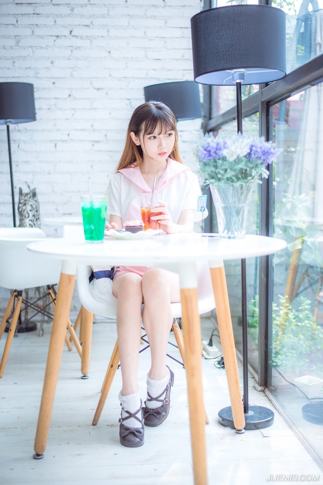 想到这里，诸葛亮眉头不禁蹙起来，如果真是如此的话，就得好生安排一番，尽量避免双方的冲突。